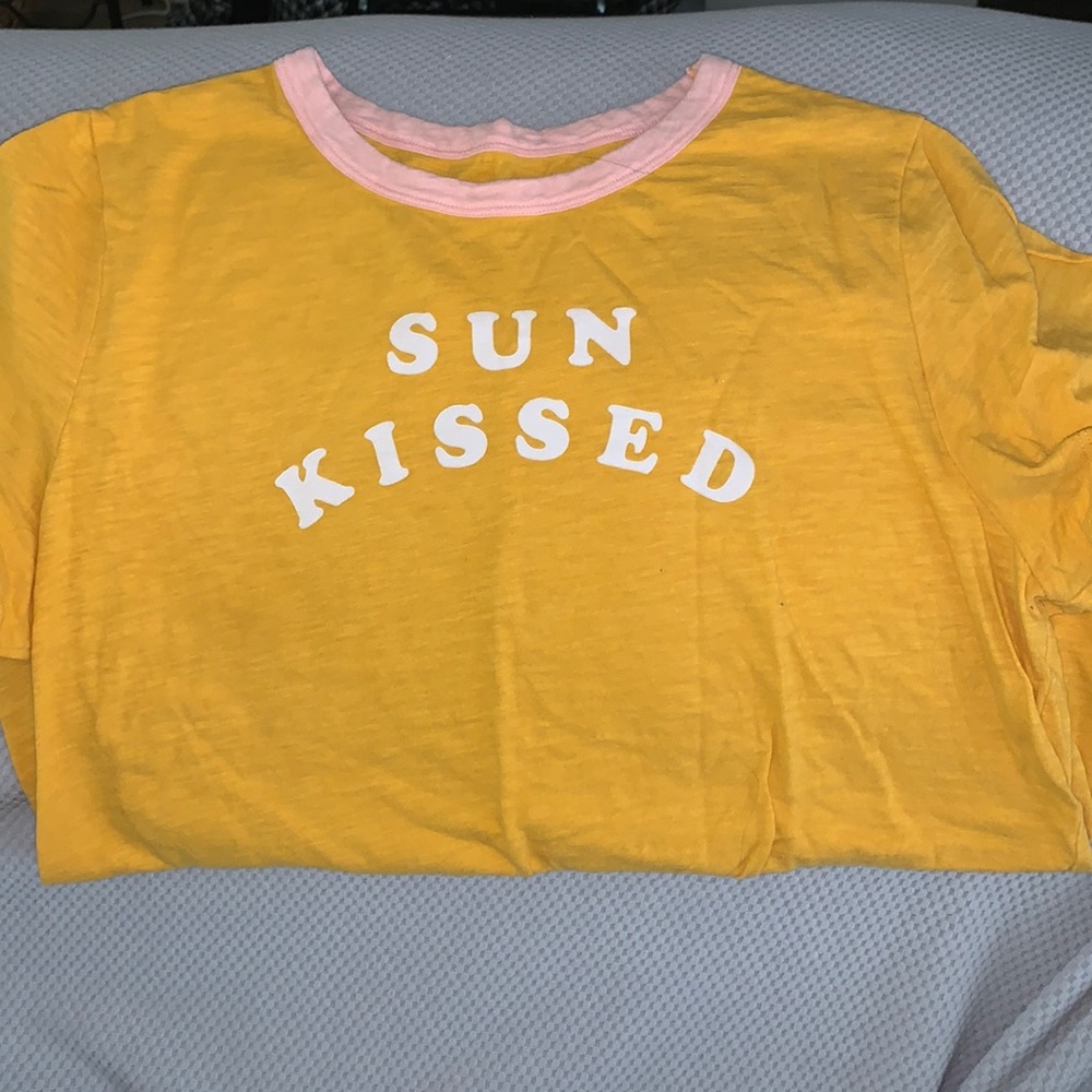 Slightly worn comfy tee no holes or tears L/G
